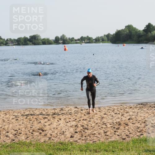 21.06.2025 - 27. Vierlanden-Triathlon MichiJ http://msf.ph/oto/7974308 15.06.2026 08:39:32 Schwimmen 168 meine-sportfotos.de