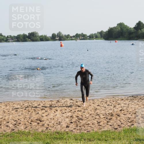 21.06.2025 - 27. Vierlanden-Triathlon MichiJ http://msf.ph/oto/7974313 15.06.2026 08:39:32 Schwimmen 168 meine-sportfotos.de