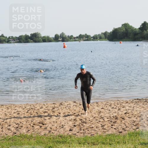 21.06.2025 - 27. Vierlanden-Triathlon MichiJ http://msf.ph/oto/7974338 15.06.2026 08:39:33 Schwimmen 168 meine-sportfotos.de