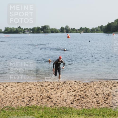 21.06.2025 - 27. Vierlanden-Triathlon MichiJ http://msf.ph/oto/7974347 15.06.2026 08:39:42 Schwimmen 59, 168 meine-sportfotos.de
