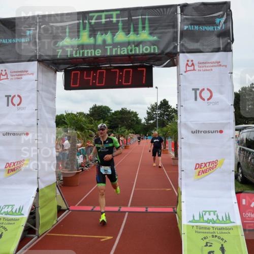 15.06.2025 - 7 Türme Triathlon Michael Strokosch http://msf.ph/oto/7974386 15.06.2025 14:07:07 Ziel 501 meine-sportfotos.de