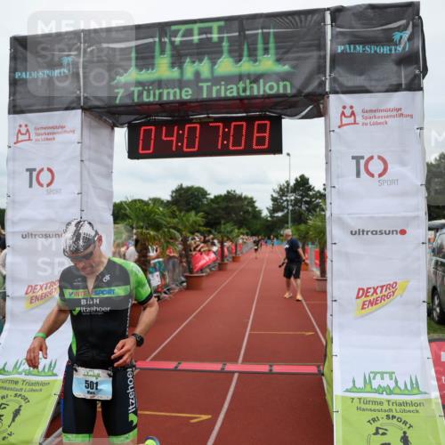 15.06.2025 - 7 Türme Triathlon Michael Strokosch http://msf.ph/oto/7974399 15.06.2025 14:07:08 Ziel 501 meine-sportfotos.de