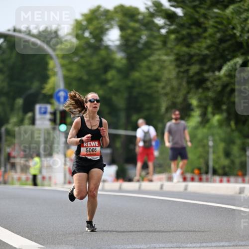 15.06.2025 - REWE Women's Run Dr. Thomas Lammeyer http://msf.ph/oto/7974423 15.06.2025 10:39:53 Laufen 5066 meine-sportfotos.de
