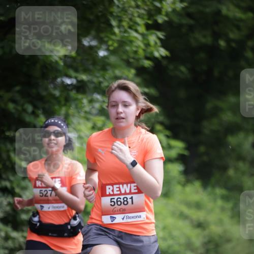 15.06.2025 - REWE Women's Run Jannik Wohlers http://msf.ph/oto/7974434 15.06.2025 10:09:13 Laufen 527, 5681 meine-sportfotos.de