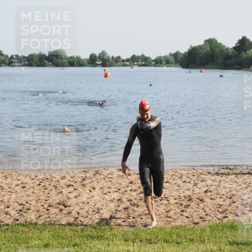 21.06.2025 - 27. Vierlanden-Triathlon MichiJ http://msf.ph/oto/7974445 15.06.2026 08:39:44 Schwimmen 59 meine-sportfotos.de