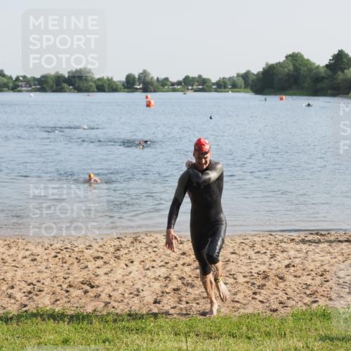 21.06.2025 - 27. Vierlanden-Triathlon MichiJ http://msf.ph/oto/7974449 15.06.2026 08:39:44 Schwimmen 59 meine-sportfotos.de