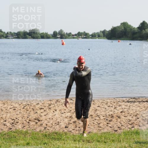 21.06.2025 - 27. Vierlanden-Triathlon MichiJ http://msf.ph/oto/7974460 15.06.2026 08:39:44 Schwimmen 59 meine-sportfotos.de
