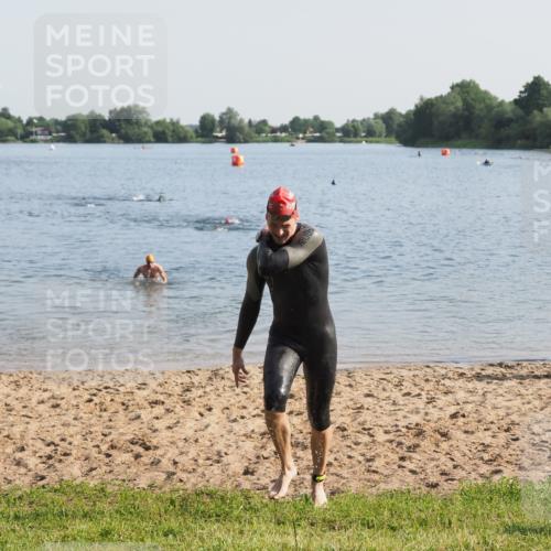 21.06.2025 - 27. Vierlanden-Triathlon MichiJ http://msf.ph/oto/7974465 15.06.2026 08:39:45 Schwimmen 59 meine-sportfotos.de
