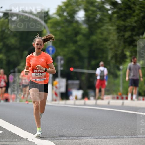 15.06.2025 - REWE Women's Run Dr. Thomas Lammeyer http://msf.ph/oto/7974522 15.06.2025 10:39:58 Laufen 5269 meine-sportfotos.de
