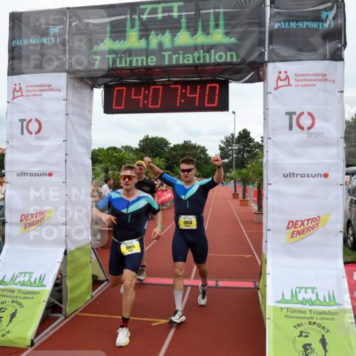 15.06.2025 - 7 Türme Triathlon Michael Strokosch http://msf.ph/oto/7974578 15.06.2025 14:07:40 Ziel 927, 1054, 1055, 1091, 1197 meine-sportfotos.de
