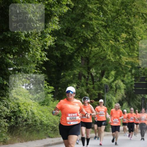 15.06.2025 - REWE Women's Run Jannik Wohlers http://msf.ph/oto/7974594 15.06.2025 10:09:27 Laufen 5202 meine-sportfotos.de