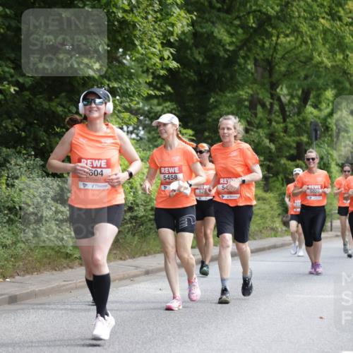 15.06.2025 - REWE Women's Run Jannik Wohlers http://msf.ph/oto/7974702 15.06.2025 10:09:32 Laufen 604, 5458, 52, 5, 616, 5020, 114, 5021, 5518 meine-sportfotos.de