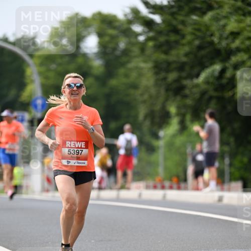 15.06.2025 - REWE Women's Run Dr. Thomas Lammeyer http://msf.ph/oto/7974826 15.06.2025 10:40:16 Laufen 5397 meine-sportfotos.de