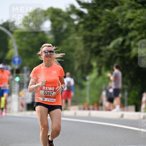 15.06.2025 - REWE Women's Run Dr. Thomas Lammeyer http://msf.ph/oto/7974837 15.06.2025 10:40:16 Laufen 5397 meine-sportfotos.de