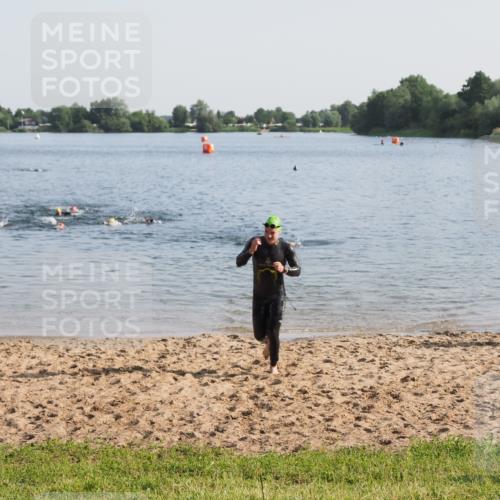 21.06.2025 - 27. Vierlanden-Triathlon MichiJ http://msf.ph/oto/7974900 15.06.2026 08:40:41 Schwimmen 5, 7 meine-sportfotos.de