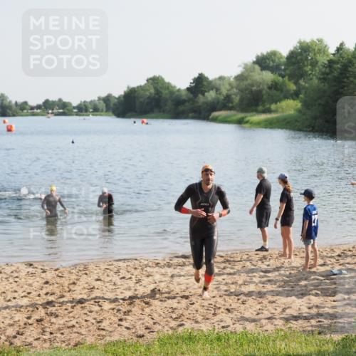 21.06.2025 - 27. Vierlanden-Triathlon MichiJ http://msf.ph/oto/7974978 15.06.2026 08:40:58 Schwimmen 99, 114 meine-sportfotos.de