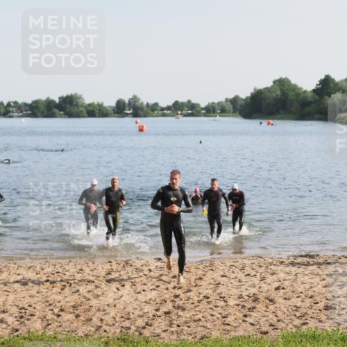 21.06.2025 - 27. Vierlanden-Triathlon MichiJ http://msf.ph/oto/7975038 15.06.2026 08:41:02 Schwimmen 99, 114, 129, 147 meine-sportfotos.de