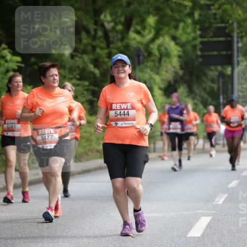 15.06.2025 - REWE Women's Run Jannik Wohlers http://msf.ph/oto/7975045 15.06.2025 10:09:53 Laufen 5261, 5477, 5444 meine-sportfotos.de