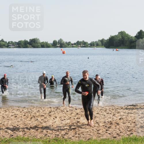 21.06.2025 - 27. Vierlanden-Triathlon MichiJ http://msf.ph/oto/7975077 15.06.2026 08:41:04 Schwimmen 99, 109, 114, 129, 147 meine-sportfotos.de