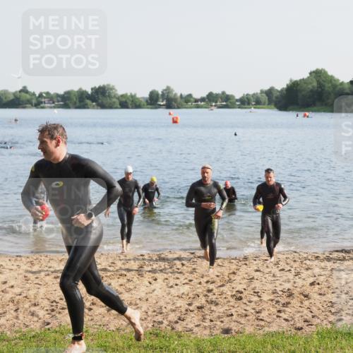 21.06.2025 - 27. Vierlanden-Triathlon MichiJ http://msf.ph/oto/7975103 15.06.2026 08:41:05 Schwimmen 99, 109, 114, 129, 138, 147 meine-sportfotos.de