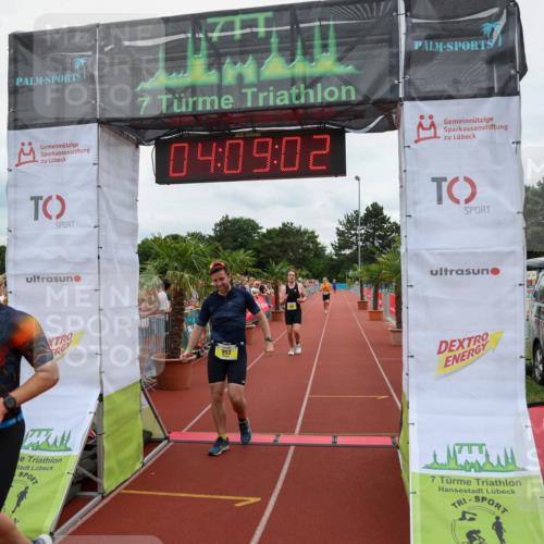 15.06.2025 - 7 Türme Triathlon Michael Strokosch http://msf.ph/oto/7975110 15.06.2025 14:09:02 Ziel 717, 860, 953, 956 meine-sportfotos.de