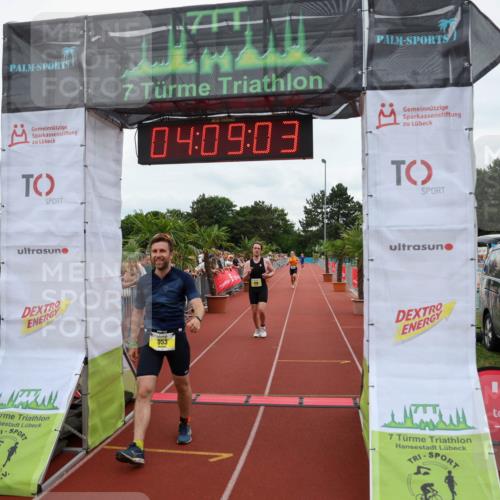 15.06.2025 - 7 Türme Triathlon Michael Strokosch http://msf.ph/oto/7975114 15.06.2025 14:09:03 Ziel 717, 860, 953, 956 meine-sportfotos.de