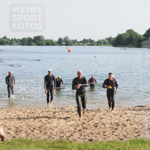 21.06.2025 - 27. Vierlanden-Triathlon MichiJ http://msf.ph/oto/7975120 15.06.2026 08:41:05 Schwimmen 99, 109, 114, 129, 138, 147 meine-sportfotos.de