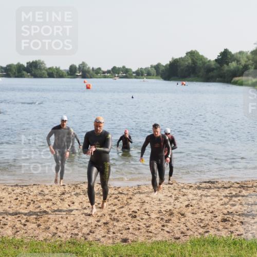 21.06.2025 - 27. Vierlanden-Triathlon MichiJ http://msf.ph/oto/7975124 15.06.2026 08:41:06 Schwimmen 99, 109, 114, 129, 138, 147, 176 meine-sportfotos.de