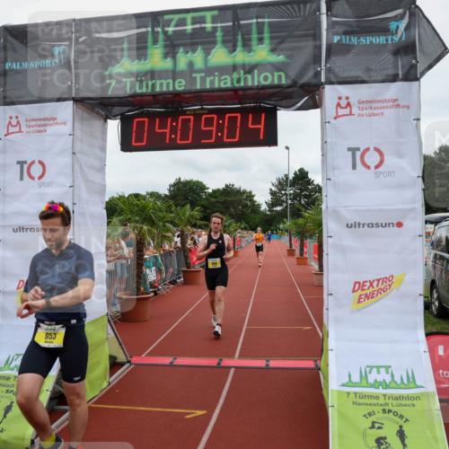 15.06.2025 - 7 Türme Triathlon Michael Strokosch http://msf.ph/oto/7975129 15.06.2025 14:09:04 Ziel 655, 717, 860, 953, 956 meine-sportfotos.de