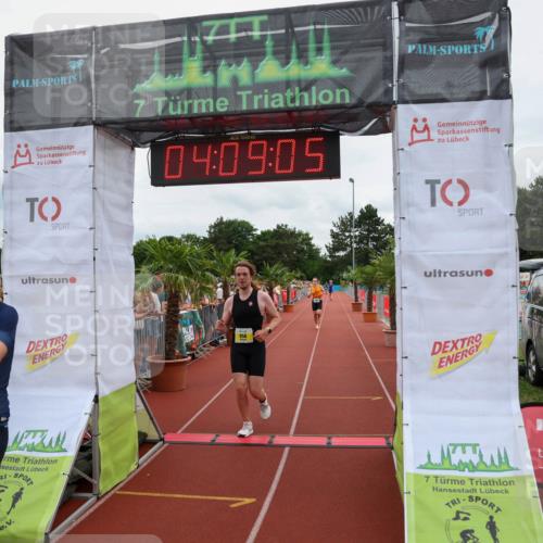 15.06.2025 - 7 Türme Triathlon Michael Strokosch http://msf.ph/oto/7975139 15.06.2025 14:09:04 Ziel 655, 717, 860, 953, 956 meine-sportfotos.de