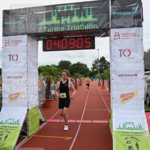 15.06.2025 - 7 Türme Triathlon Michael Strokosch http://msf.ph/oto/7975147 15.06.2025 14:09:05 Ziel 655, 717, 860, 953, 956 meine-sportfotos.de