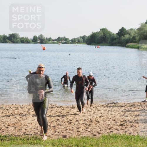 21.06.2025 - 27. Vierlanden-Triathlon MichiJ http://msf.ph/oto/7975150 15.06.2026 08:41:07 Schwimmen 99, 109, 114, 129, 138, 147, 176 meine-sportfotos.de