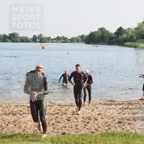 21.06.2025 - 27. Vierlanden-Triathlon MichiJ http://msf.ph/oto/7975154 15.06.2026 08:41:07 Schwimmen 99, 109, 114, 129, 138, 147, 176 meine-sportfotos.de