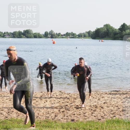 21.06.2025 - 27. Vierlanden-Triathlon MichiJ http://msf.ph/oto/7975161 15.06.2026 08:41:08 Schwimmen 22, 99, 109, 114, 129, 138, 147, 176 meine-sportfotos.de