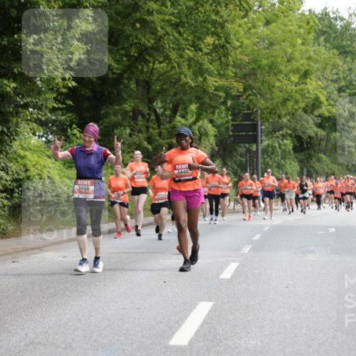15.06.2025 - REWE Women's Run Jannik Wohlers http://msf.ph/oto/7975196 15.06.2025 10:10:01 Laufen 5468, 5957, 5440, 5387 meine-sportfotos.de