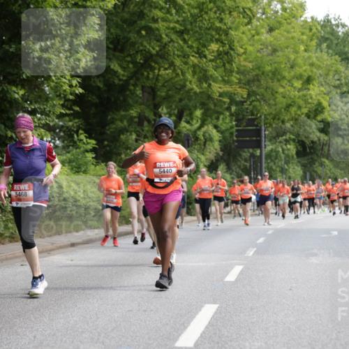 15.06.2025 - REWE Women's Run Jannik Wohlers http://msf.ph/oto/7975206 15.06.2025 10:10:02 Laufen 5468, 5567, 5440 meine-sportfotos.de