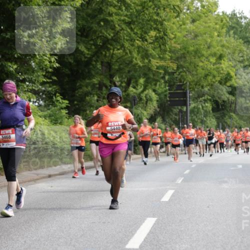 15.06.2025 - REWE Women's Run Jannik Wohlers http://msf.ph/oto/7975219 15.06.2025 10:10:03 Laufen 5468, 5388, 5440, 5557 meine-sportfotos.de