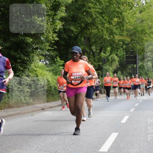 15.06.2025 - REWE Women's Run Jannik Wohlers http://msf.ph/oto/7975229 15.06.2025 10:10:03 Laufen 5468, 4388, 5440 meine-sportfotos.de