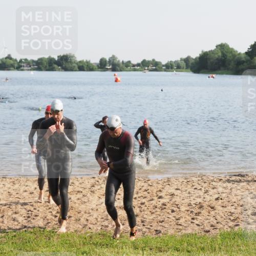 21.06.2025 - 27. Vierlanden-Triathlon MichiJ http://msf.ph/oto/7975241 15.06.2026 08:41:11 Schwimmen 22, 99, 109, 111, 129, 138, 147, 176 meine-sportfotos.de