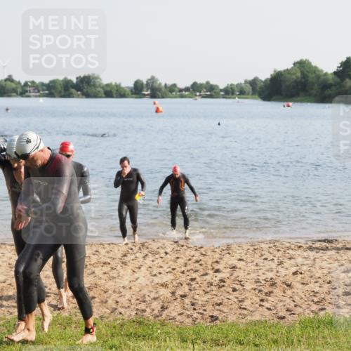 21.06.2025 - 27. Vierlanden-Triathlon MichiJ http://msf.ph/oto/7975259 15.06.2026 08:41:12 Schwimmen 22, 99, 109, 111, 129, 138, 147, 176 meine-sportfotos.de