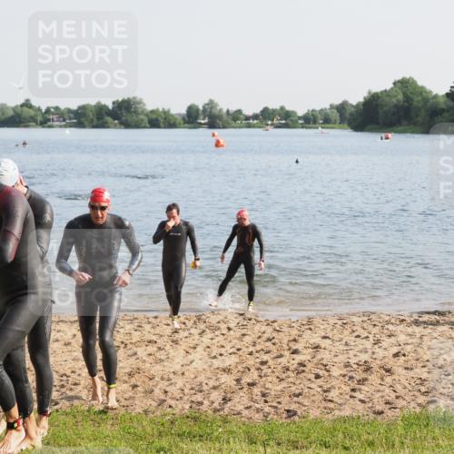 21.06.2025 - 27. Vierlanden-Triathlon MichiJ http://msf.ph/oto/7975280 15.06.2026 08:41:13 Schwimmen 22, 109, 111, 129, 138, 147, 176 meine-sportfotos.de