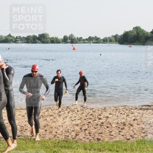 21.06.2025 - 27. Vierlanden-Triathlon MichiJ http://msf.ph/oto/7975286 15.06.2026 08:41:13 Schwimmen 22, 109, 111, 129, 138, 147, 176 meine-sportfotos.de
