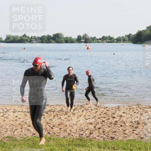 21.06.2025 - 27. Vierlanden-Triathlon MichiJ http://msf.ph/oto/7975307 15.06.2026 08:41:14 Schwimmen 22, 109, 111, 129, 138, 147, 176 meine-sportfotos.de