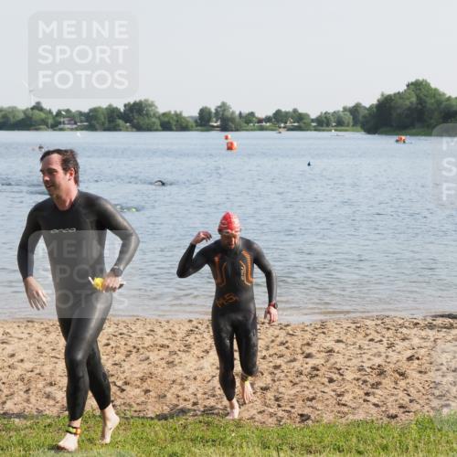 21.06.2025 - 27. Vierlanden-Triathlon MichiJ http://msf.ph/oto/7975367 15.06.2026 08:41:17 Schwimmen 22, 109, 111, 138, 176 meine-sportfotos.de