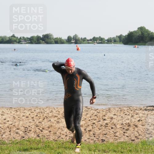 21.06.2025 - 27. Vierlanden-Triathlon MichiJ http://msf.ph/oto/7975392 15.06.2026 08:41:18 Schwimmen 22, 109, 111, 138, 176 meine-sportfotos.de
