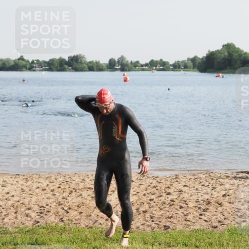 21.06.2025 - 27. Vierlanden-Triathlon MichiJ http://msf.ph/oto/7975397 15.06.2026 08:41:19 Schwimmen 22, 109, 111, 138, 176 meine-sportfotos.de