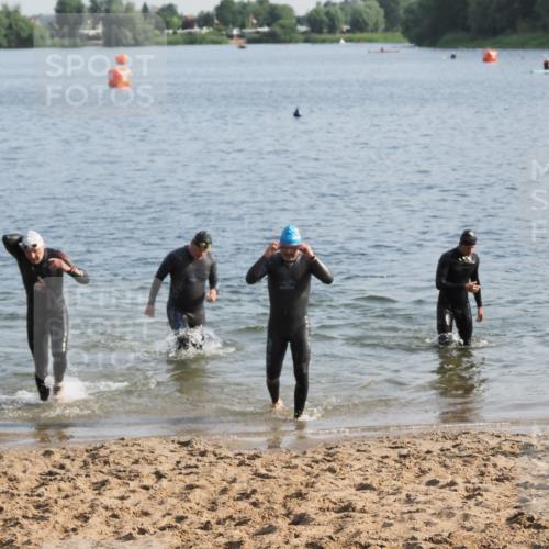 21.06.2025 - 27. Vierlanden-Triathlon MichiJ http://msf.ph/oto/7975500 15.06.2026 08:42:02 Schwimmen 128 meine-sportfotos.de