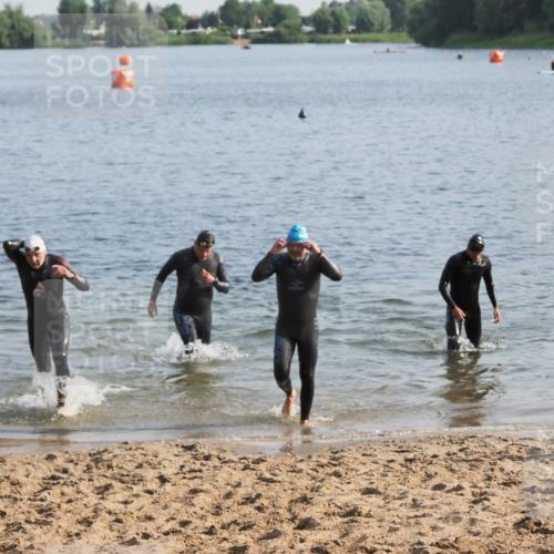 21.06.2025 - 27. Vierlanden-Triathlon MichiJ http://msf.ph/oto/7975506 15.06.2026 08:42:02 Schwimmen 128 meine-sportfotos.de
