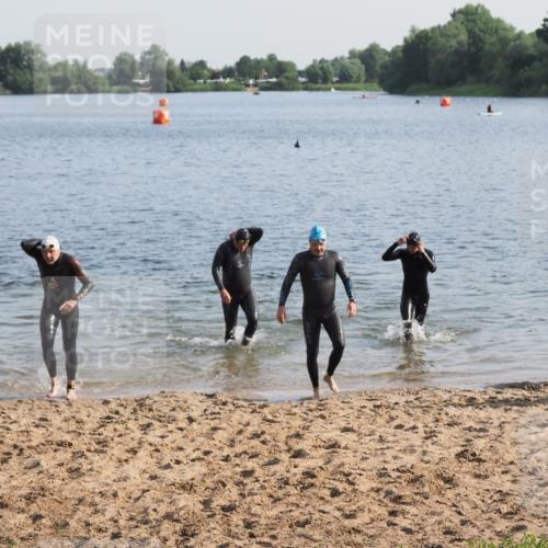 21.06.2025 - 27. Vierlanden-Triathlon MichiJ http://msf.ph/oto/7975515 15.06.2026 08:42:04 Schwimmen 121, 128 meine-sportfotos.de