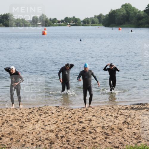 21.06.2025 - 27. Vierlanden-Triathlon MichiJ http://msf.ph/oto/7975527 15.06.2026 08:42:04 Schwimmen 121, 128 meine-sportfotos.de